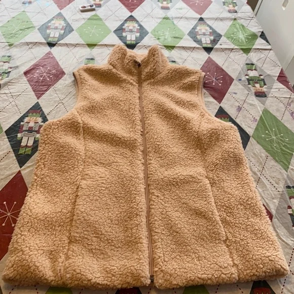 Calia vest NWT - Picture 2 of 3